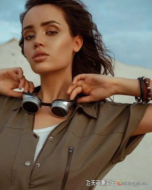 来自俄罗斯顶级摄影师Marina Yarovaya的摆姿势造型课程