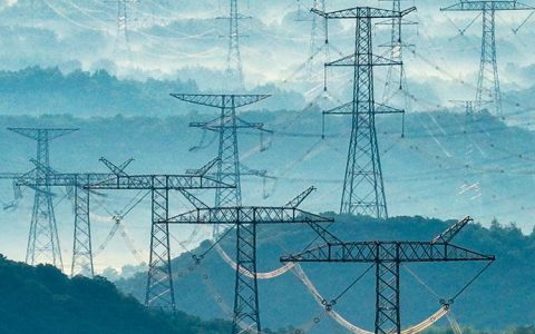 玩艺术的电塔你见过吗？